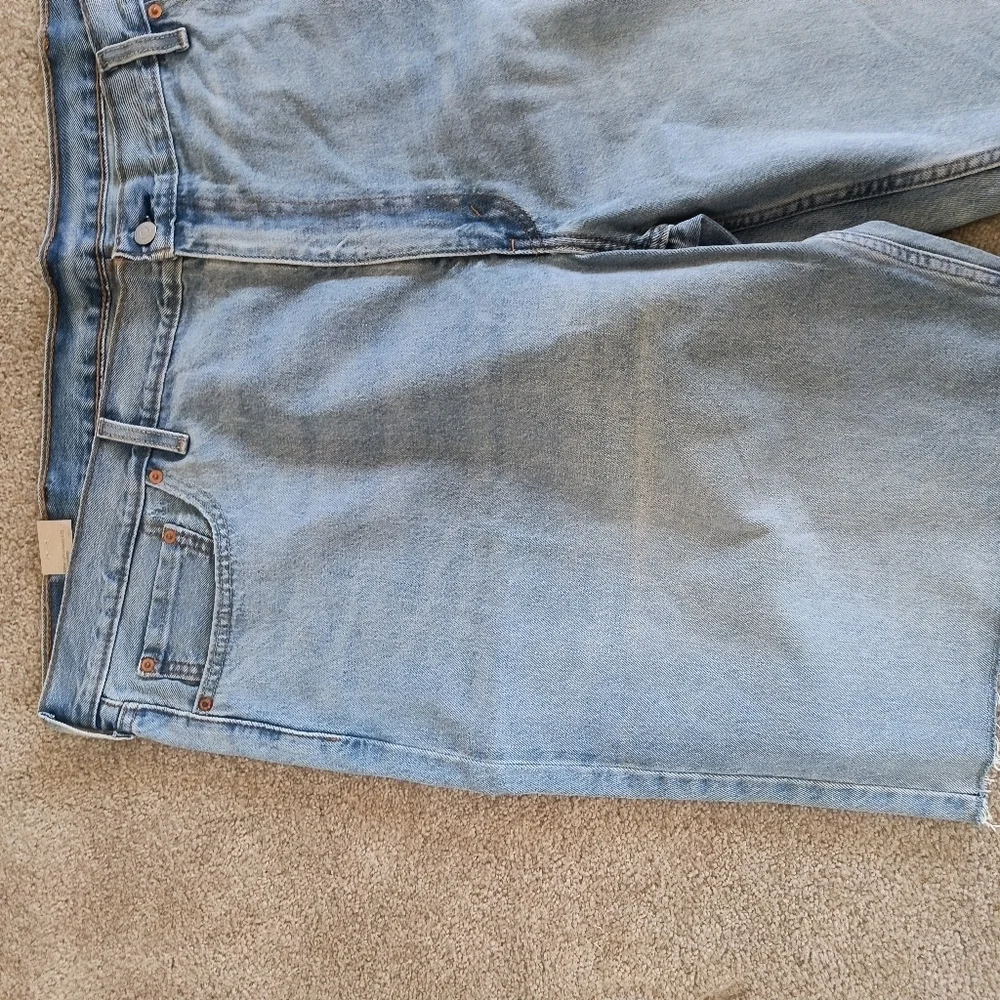 Blue denim Levi’s 469 loose cutoff shorts mens size 50 waist casual comfortable